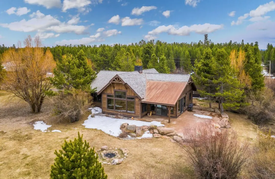 A Big Sky mountain cabin short-term rental in Montana